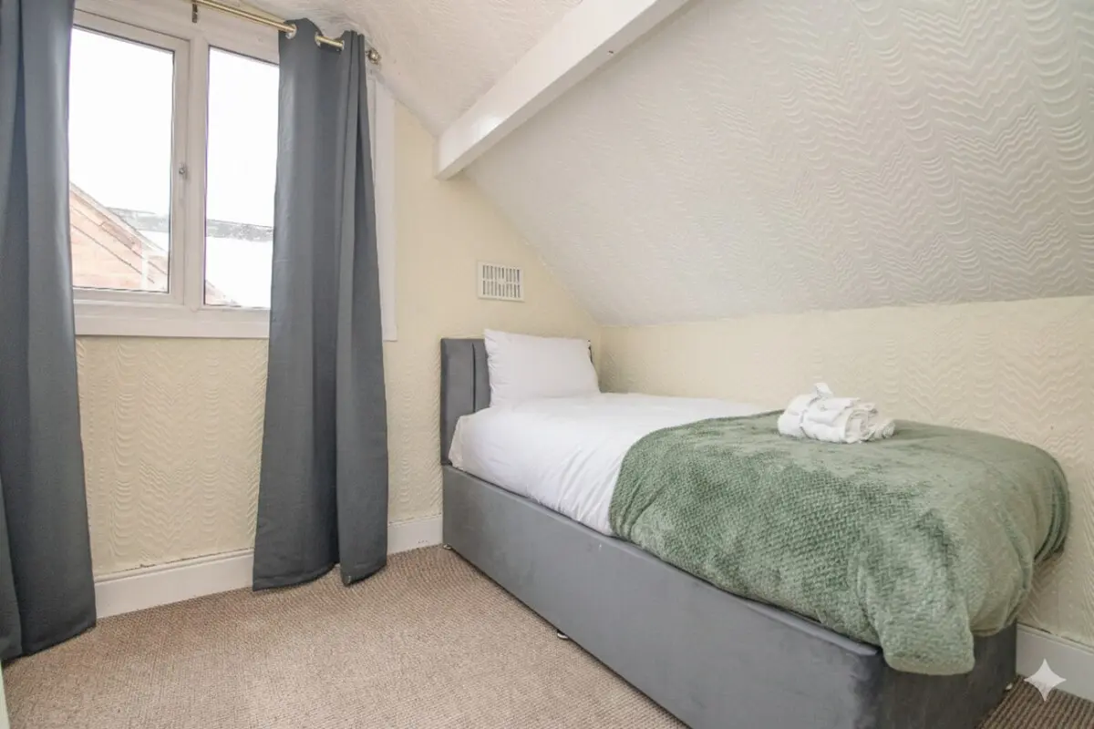 bedroom 5