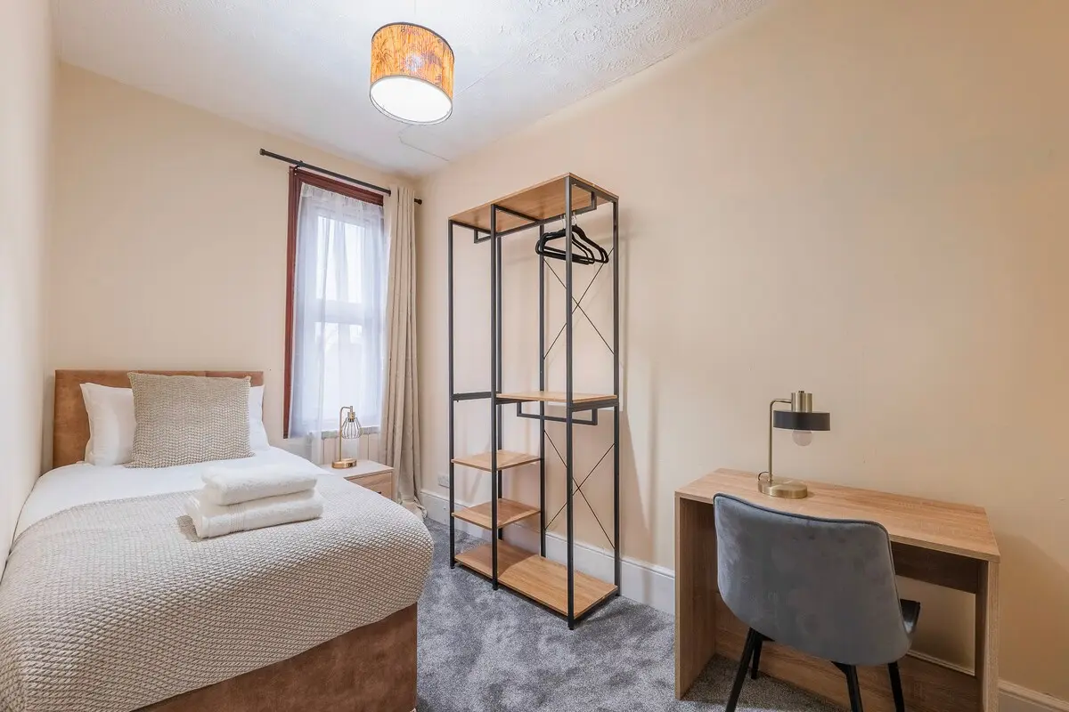 bedroom 5