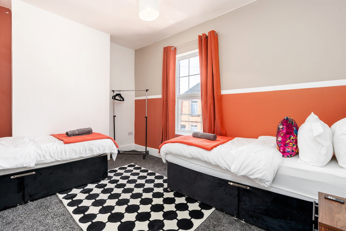 bedroom 2