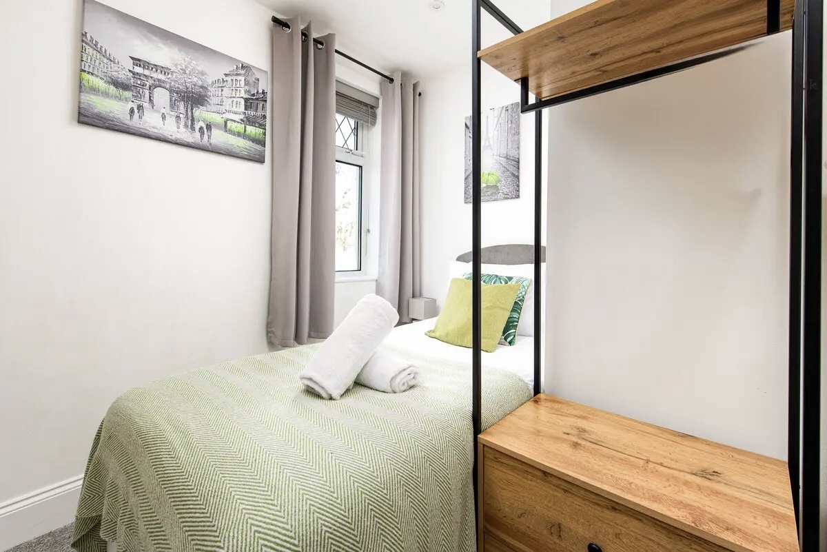 bedroom 5