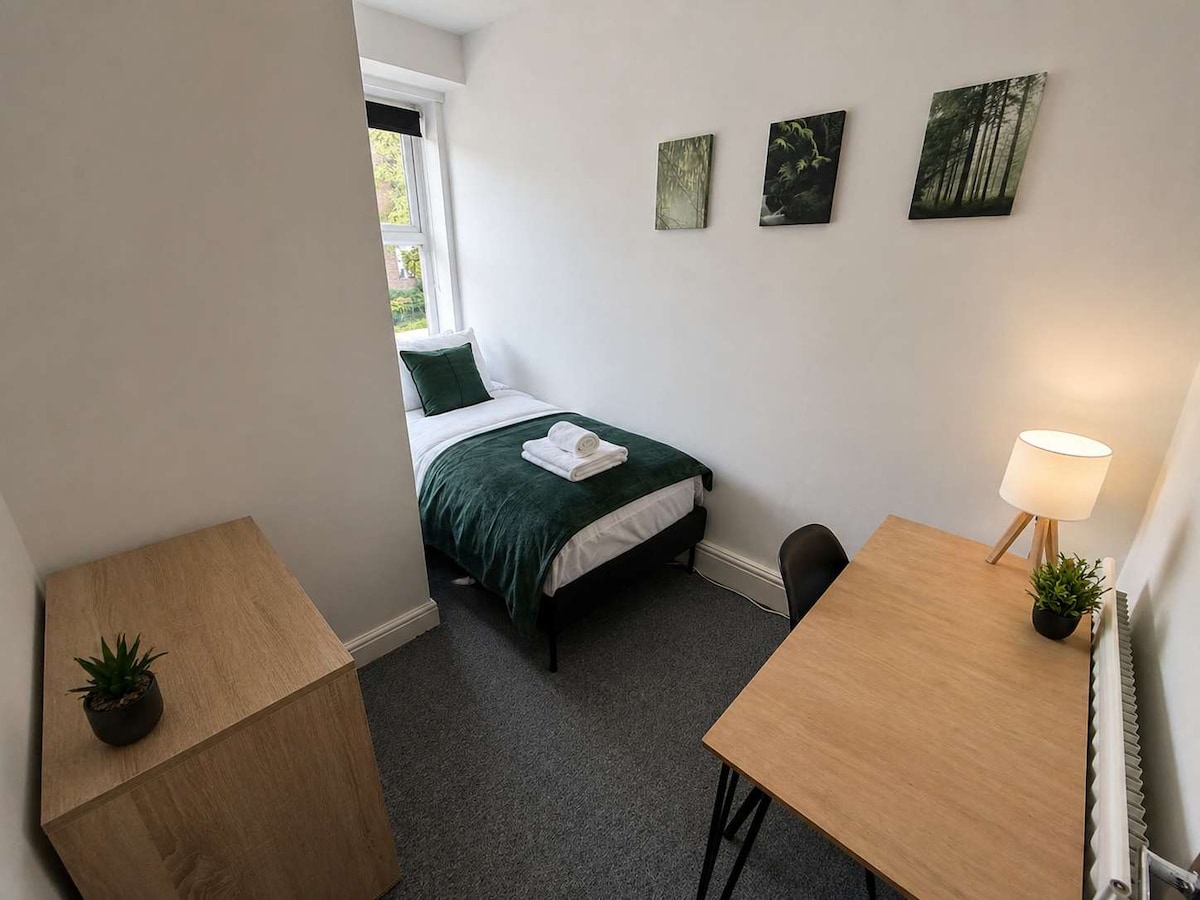 bedroom 6