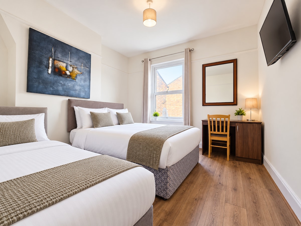 bedroom 2