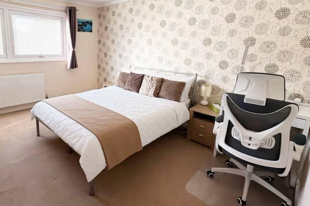 bedroom 2