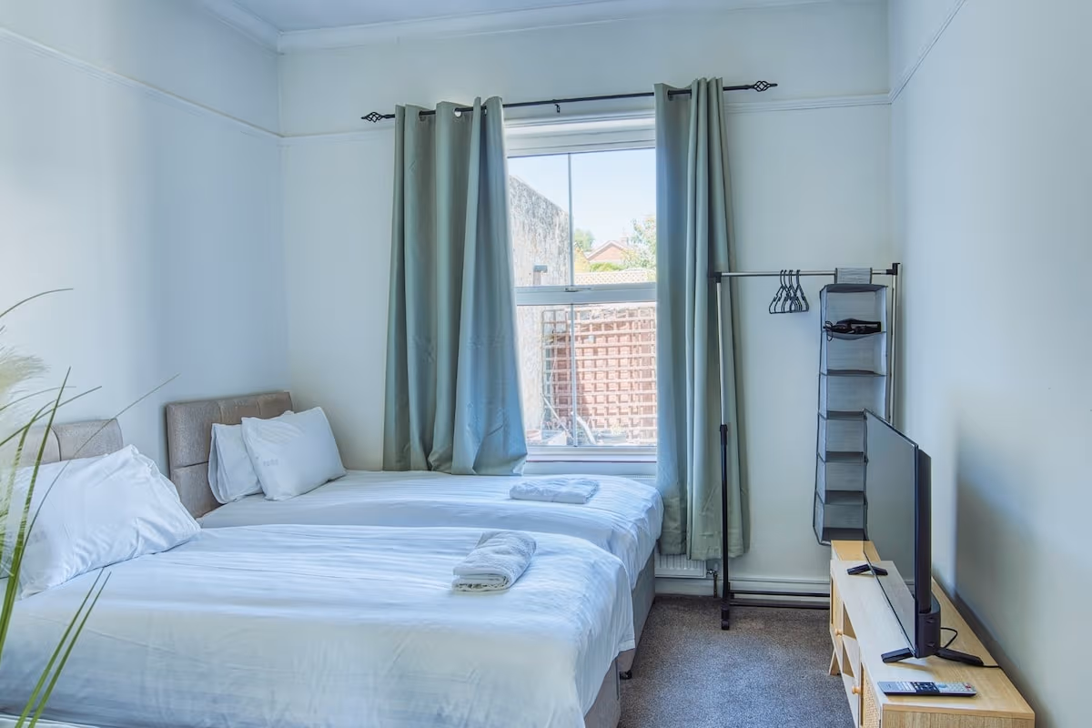 bedroom 5