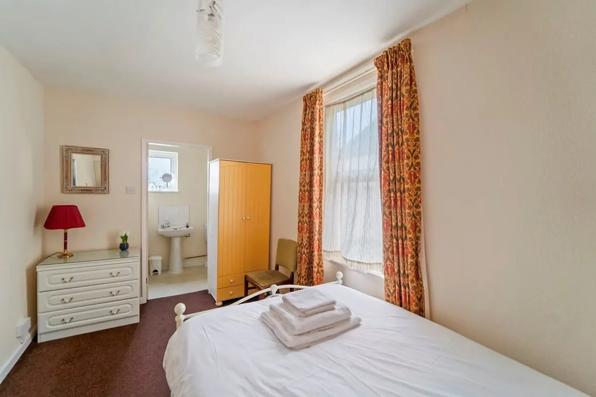 bedroom 2
